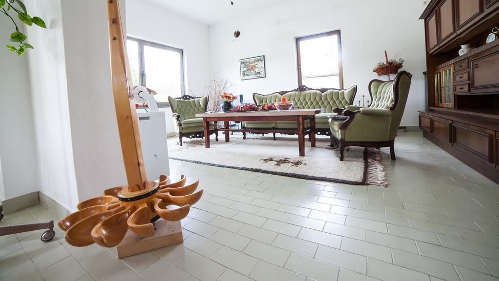 Guest House Hodak Rakovica Extérieur photo