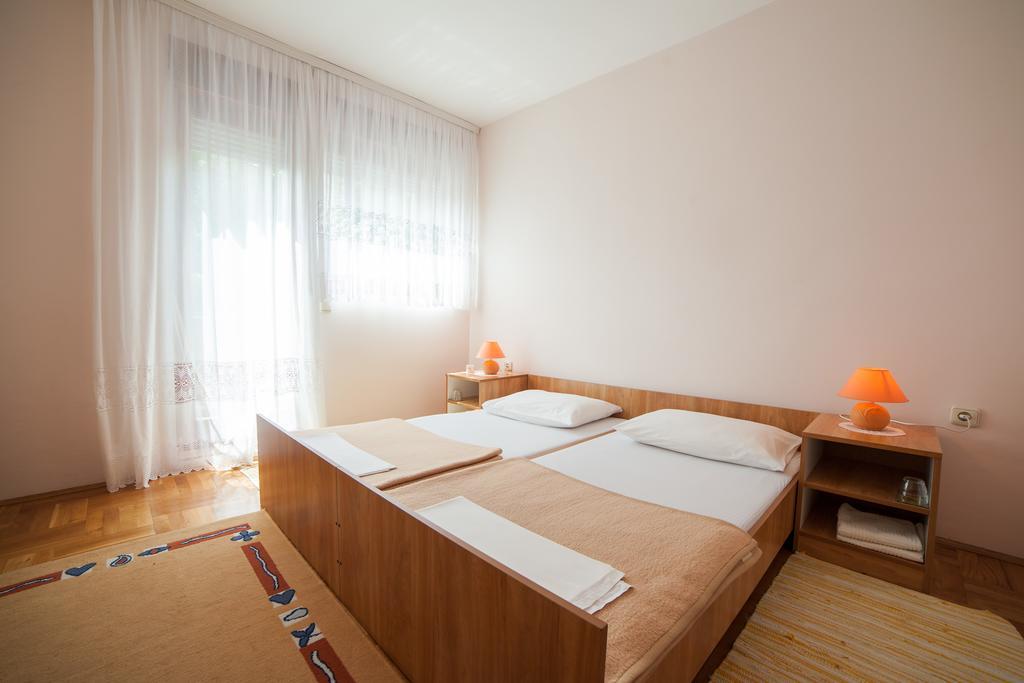 Guest House Hodak Rakovica Extérieur photo